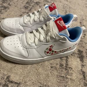 Nike youth Court borough low’s